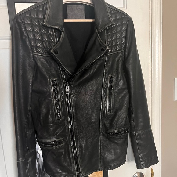 Barely worn. I’m selling because it grew out of it - Picture 2 of 7